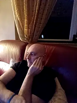 Alexis Bull online show from 8, 2, 2026