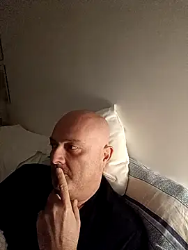 Alexis Bull online show from 2, 12, 2025