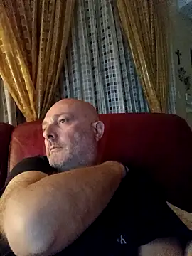 Alexis Bull online show from 25, 4, 2026