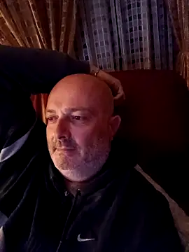 Alexis Bull online show from 18, 10, 2025