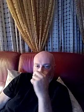 Alexis Bull online show from 19, 10, 2025