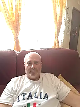 Alexis Bull online show from 11, 5, 2026
