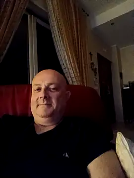 Alexis Bull online show from 19, 4, 2026