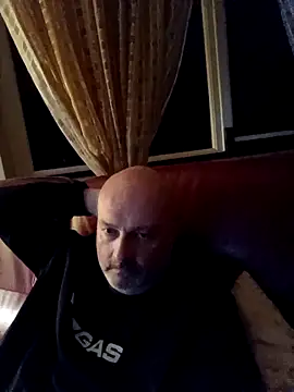 Alexis Bull online show from 11, 3, 2026