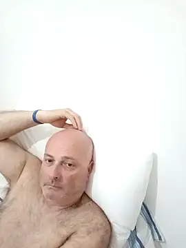 Alexis Bull online show from 28, 4, 2026