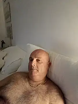 Alexis Bull online show from 13, 10, 2025