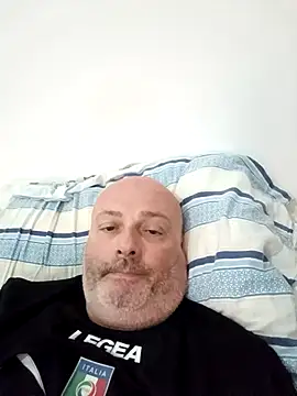 Alexis Bull online show from 5, 5, 2026