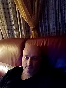 Alexis Bull online show from 8, 5, 2026