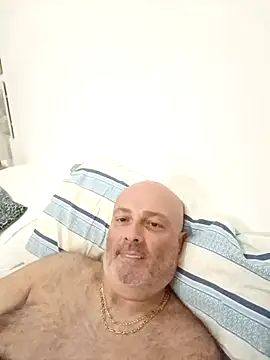 Alexis Bull online show from 17, 10, 2025