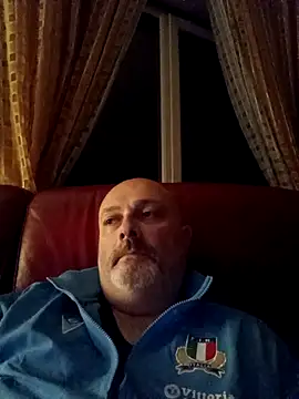 Alexis Bull online show from 18, 4, 2026