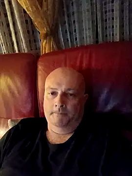 Alexis Bull online show from 7, 5, 2026