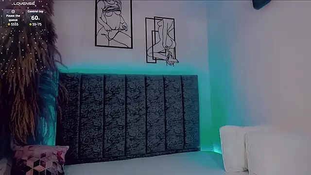 Snapshot of blonder_roux chatting on 17, 10, 2025 blonder roux online show from 17, 10, 2025