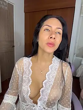 ArianaReynoldss online show from 30, 3, 2026