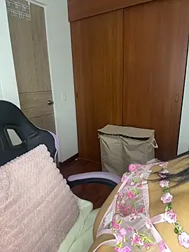 ArianaReynoldss online show from 24, 2, 2026