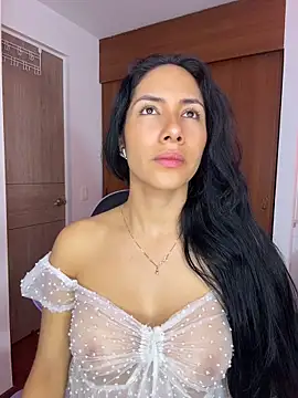 ArianaReynoldss online show from 13, 4, 2026