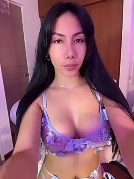 ArianaReynoldss online show from 11, 6, 2026