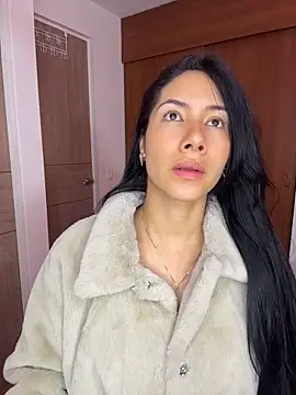 ArianaReynoldss online show from 20, 4, 2026