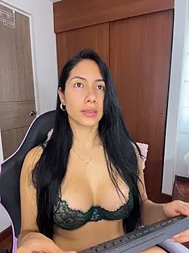 Snapshot of ArianaReynoldss chatting on 21, 4, 2026 ArianaReynoldss online show from 21, 4, 2026