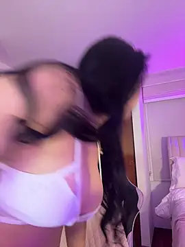 ArianaReynoldss online show from 8, 7, 2026