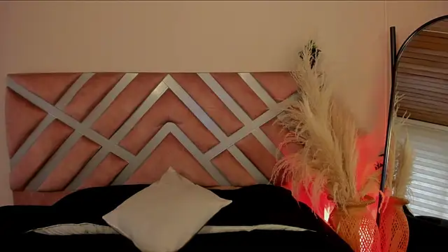 viol collins   online show from 8, 11, 2025