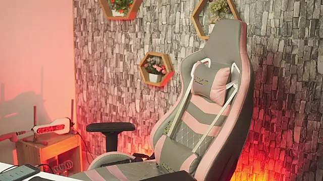 bonniie 98  online show from 3, 2, 2026