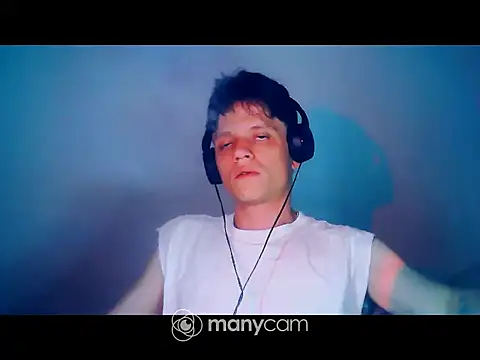 Snapshot of santihot089 chatting on 15, 5, 2026 santihot089 online show from 15, 5, 2026