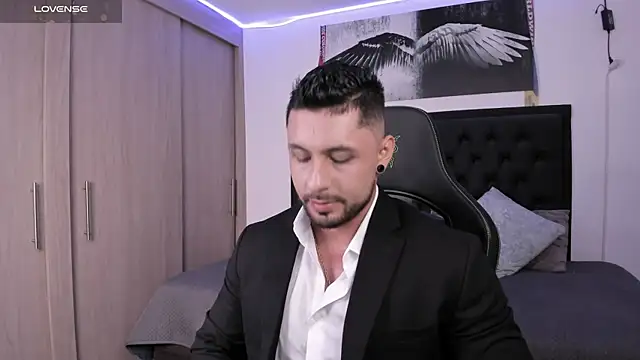 Snapshot of santi_aesthetic chatting on 8, 10, 2025 santi aesthetic online show from 8, 10, 2025