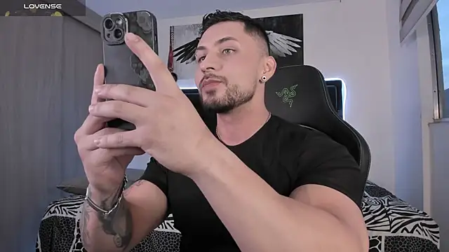 Snapshot of santi_aesthetic chatting on 23, 5, 2026 santi aesthetic online show from 23, 5, 2026