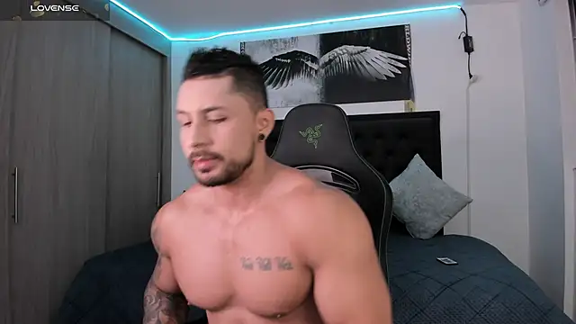 Snapshot of santi_aesthetic chatting on 24, 9, 2025 santi aesthetic online show from 24, 9, 2025
