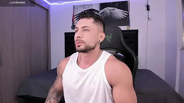 santi aesthetic online show from 11, 10, 2025