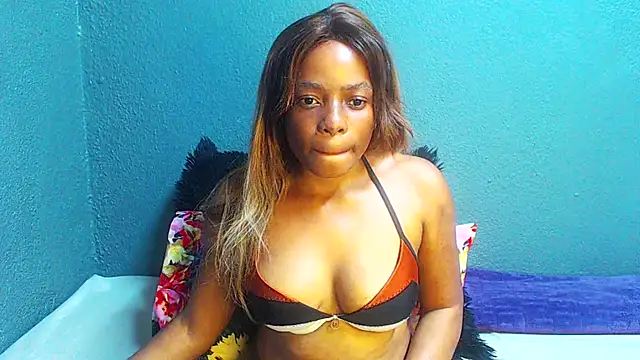SMALLBOOBSXX online show from 18, 5, 2026