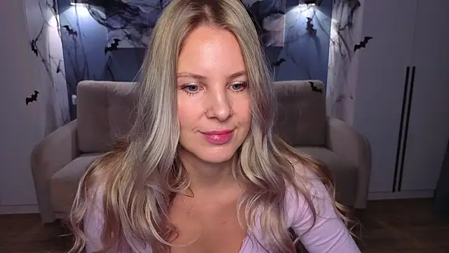 MelanieBennett online show from 27, 10, 2025