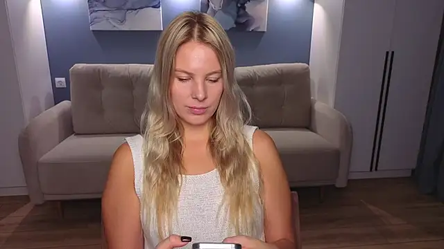 MelanieBennett online show from 12, 10, 2025