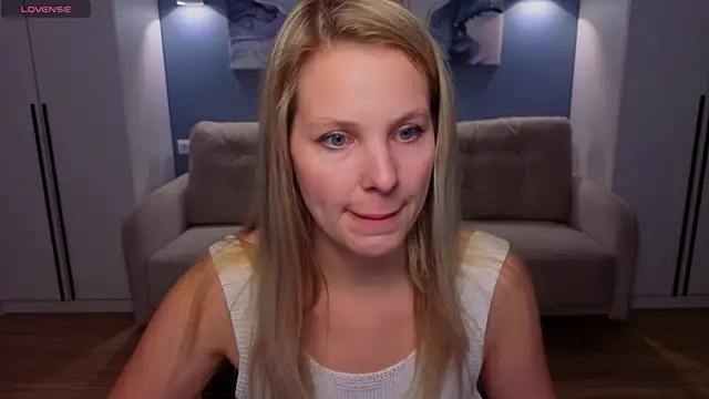 Snapshot of MelanieBennett chatting on 7, 5, 2026 MelanieBennett online show from 7, 5, 2026
