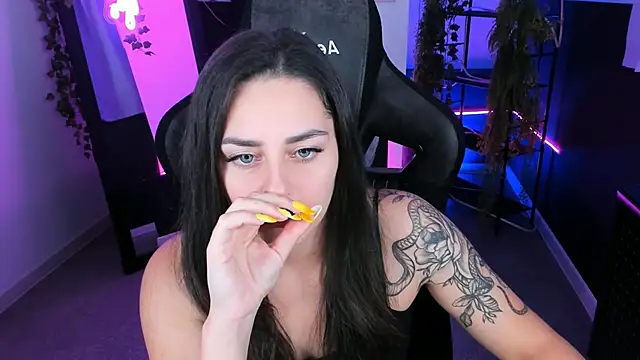 ValeriiMills online show from 2, 10, 2025