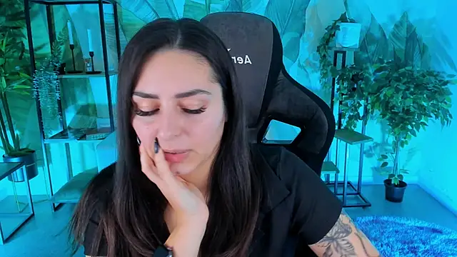 ValeriiMills online show from 18, 12, 2025