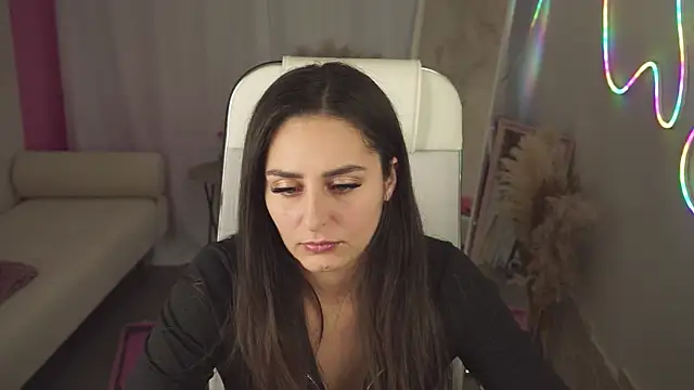 ValeriiMills online show from 11, 11, 2025