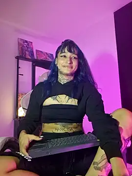 Snapshot of SharaRoss1 chatting on 26, 10, 2025 SharaRoss1 online show from 26, 10, 2025