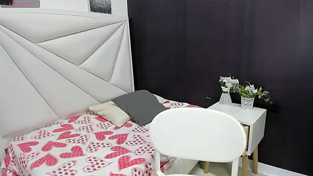 paula zambrano7 online show from 24, 9, 2025