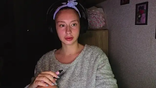 Snapshot of kristi_ginger chatting on 9, 10, 2025 kristi ginger online show from 9, 10, 2025