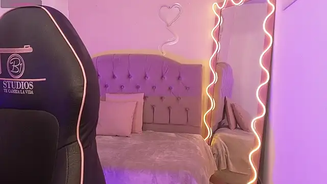 kissy tay online show from 14, 9, 2025