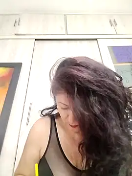 Snapshot of lunadicty chatting on 10, 5, 2026 lunadicty online show from 10, 5, 2026