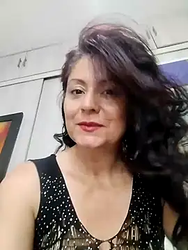 Snapshot of lunadicty chatting on 17, 5, 2026 lunadicty online show from 17, 5, 2026