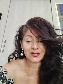 Snapshot of lunadicty chatting on 17, 5, 2026 lunadicty online show from 17, 5, 2026