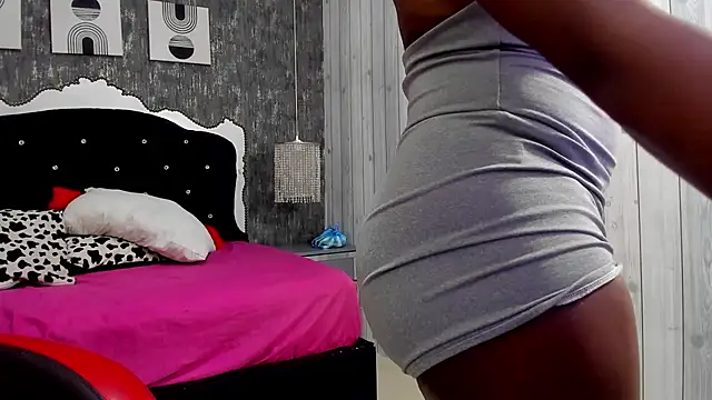 Snapshot of CloeThomm chatting on 31, 10, 2025 CloeThomm online show from 31, 10, 2025