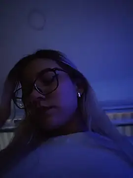 Pretty roxxyy online show from 24, 3, 2026