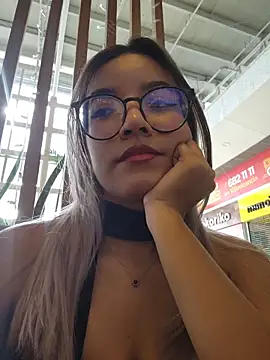 Pretty roxxyy online show from 19, 12, 2025