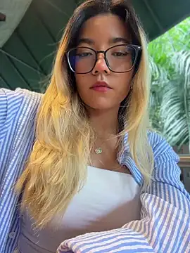Pretty roxxyy online show from 3, 7, 2026
