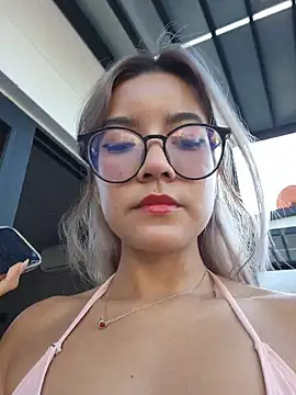 Pretty roxxyy online show from 14, 12, 2025