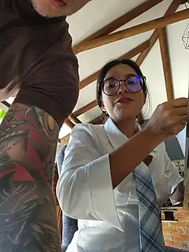 Snapshot of Pretty_roxxyy chatting on 1, 11, 2025 Pretty roxxyy online show from 1, 11, 2025